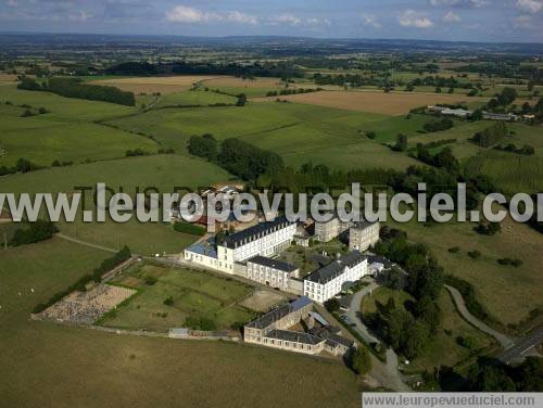 Photo aérienne de Lassay-les-Chteaux