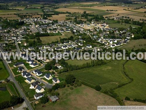 Photo aérienne de Quelaines-Saint-Gault