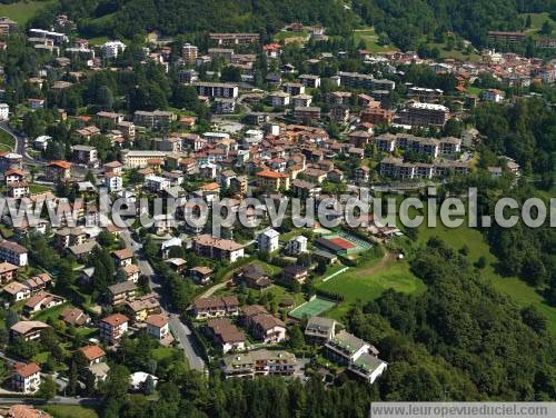 Photo aérienne de Cassina Valsassina