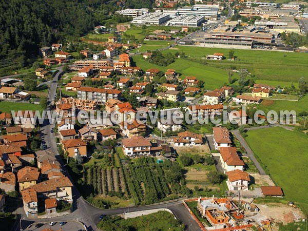 Photo aérienne de Rogno