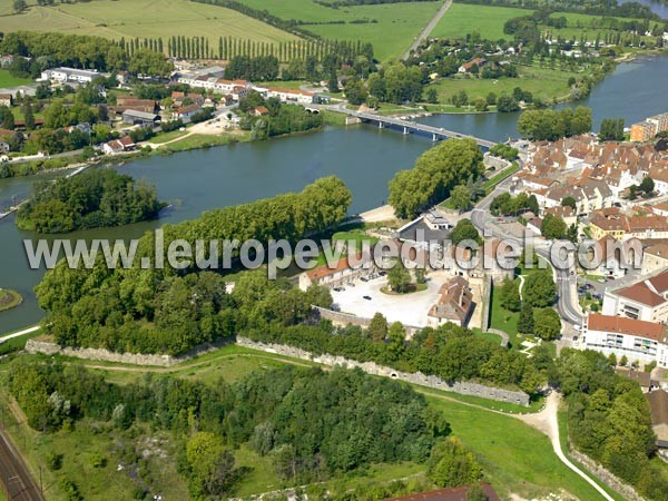 Photo aérienne de Auxonne
