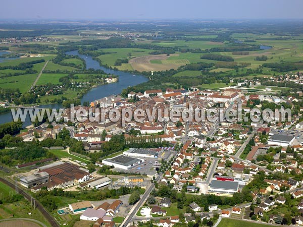 Photo aérienne de Auxonne