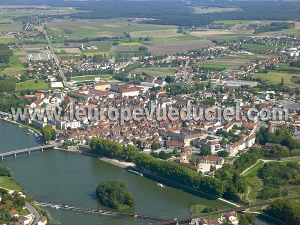 Photo aérienne de Auxonne