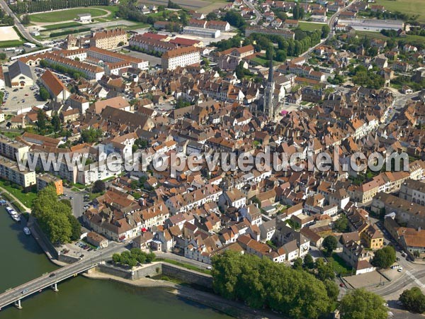 Photo aérienne de Auxonne