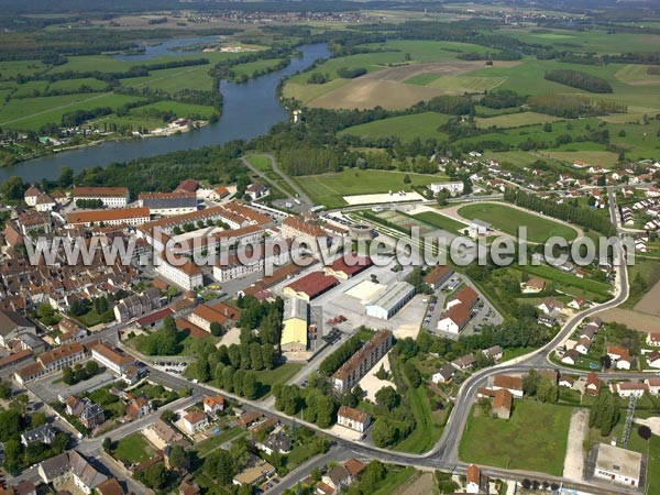 Photo aérienne de Auxonne