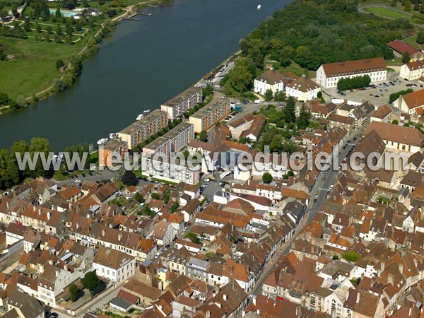 Photo aérienne de Auxonne