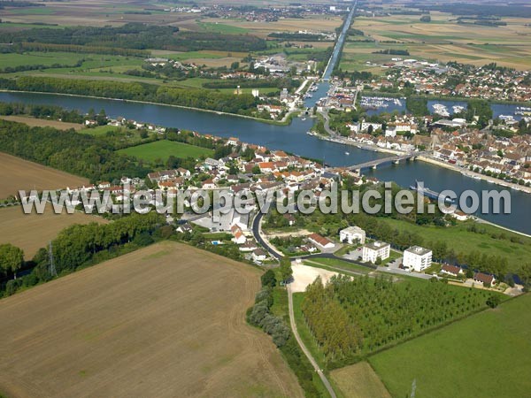 Photo aérienne de Losne