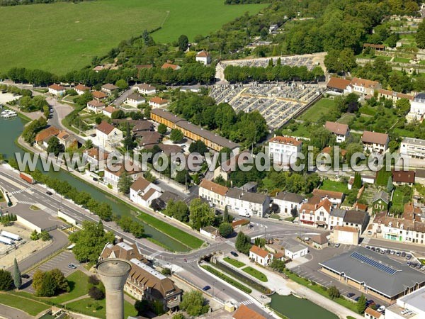 Photo aérienne de Montbard