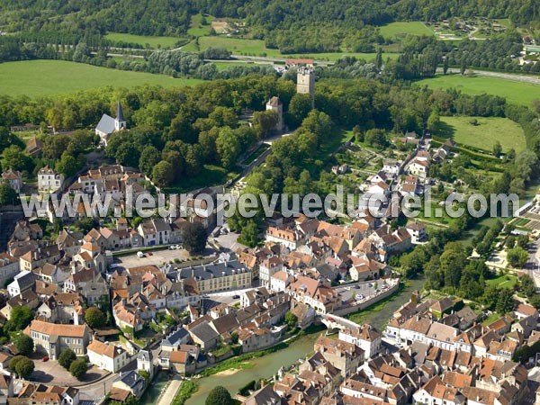 Photo aérienne de Montbard