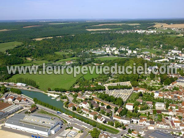 Photo aérienne de Montbard