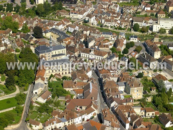 Photo aérienne de Montbard