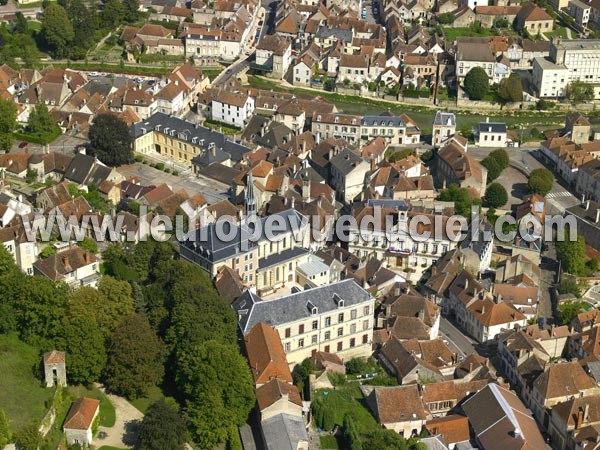 Photo aérienne de Montbard