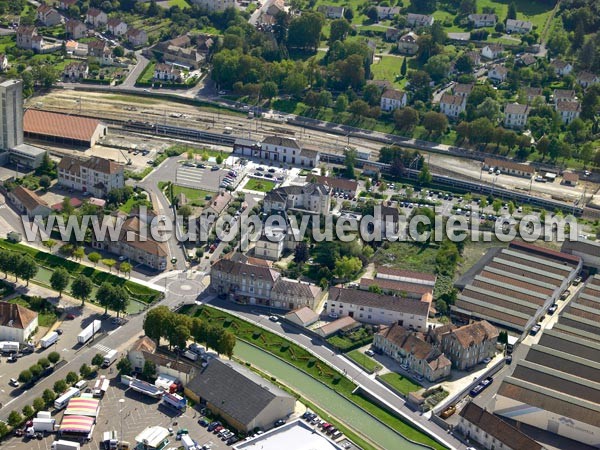 Photo aérienne de Montbard