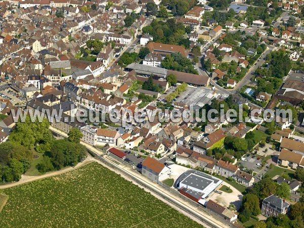 Photo aérienne de Nuits-Saint-Georges