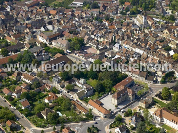 Photo aérienne de Nuits-Saint-Georges