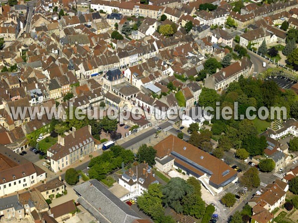 Photo aérienne de Nuits-Saint-Georges