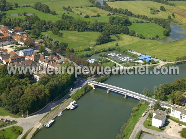 Photo aérienne de Pontailler-sur-Sane