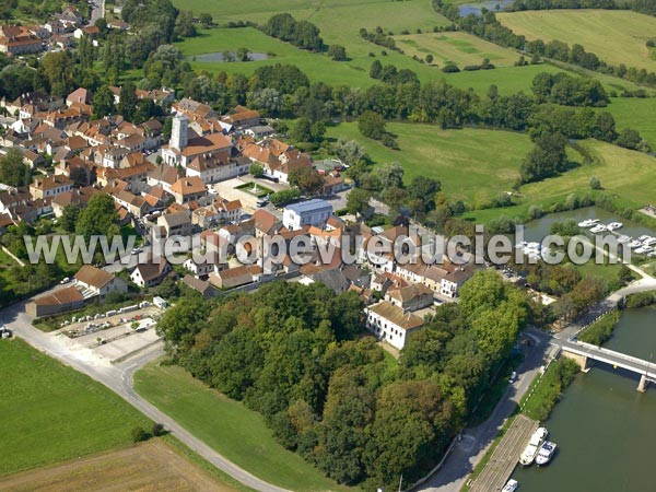 Photo aérienne de Pontailler-sur-Sane