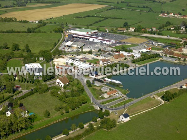 Photo aérienne de Pouilly-en-Auxois