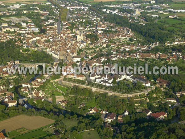 Photo aérienne de Semur-en-Auxois