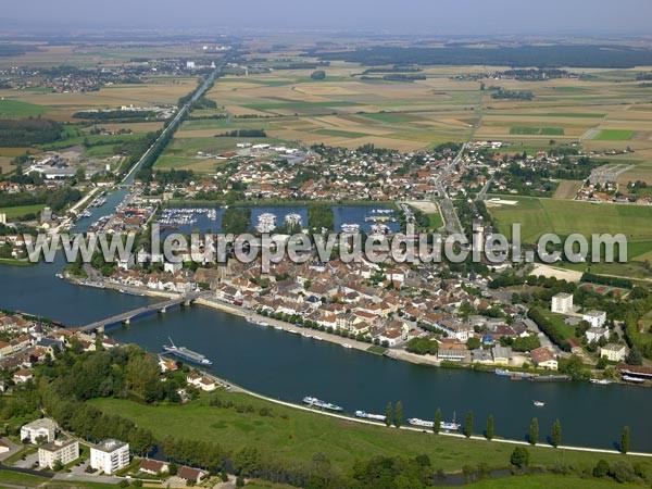 Photo aérienne de Saint-Jean-de-Losne