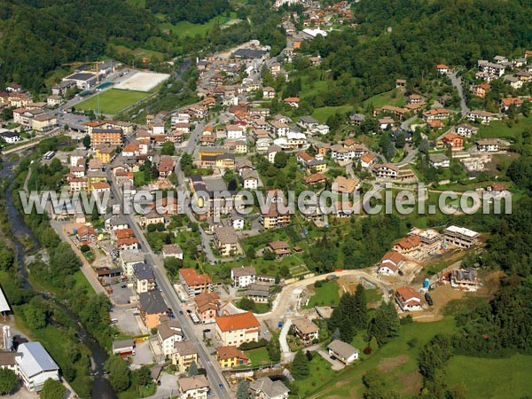 Photo aérienne de Sant'Omobono Imagna