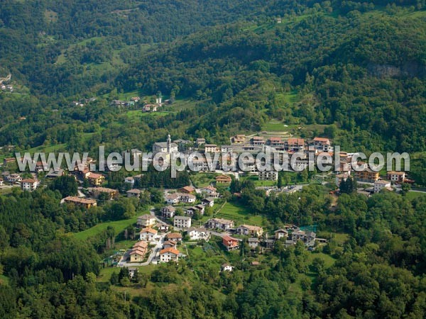 Photo aérienne de Sant'Omobono Imagna