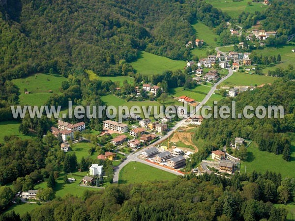 Photo aérienne de Sant'Omobono Imagna