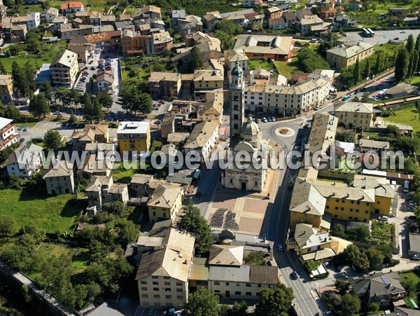 Photo aérienne de Tirano