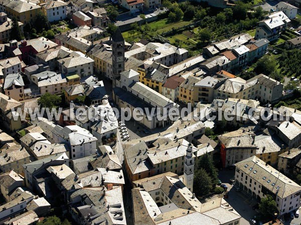 Photo aérienne de Tirano