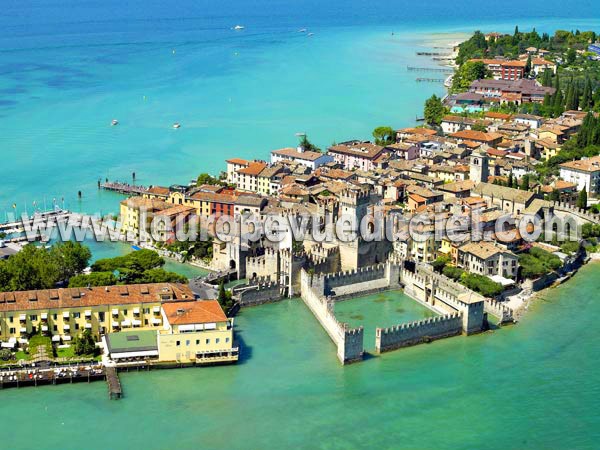 Photo aérienne de Sirmione