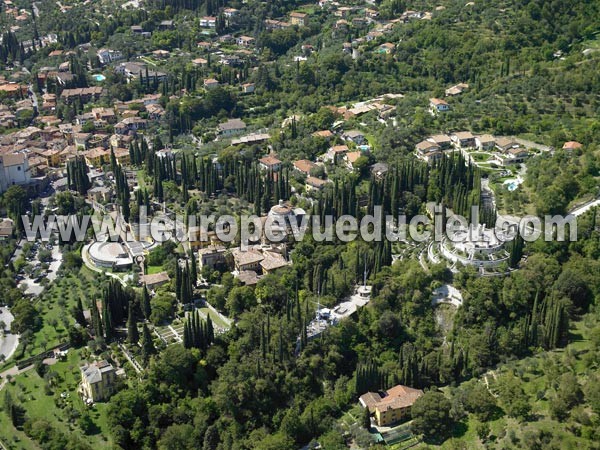 Photo aérienne de Gardone Riviera