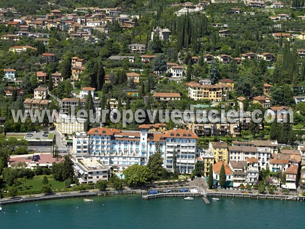 Photo aérienne de Gardone Riviera