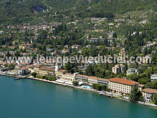 Photo aérienne de Gardone Riviera