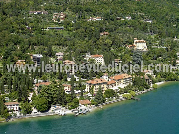 Photo aérienne de Gardone Riviera