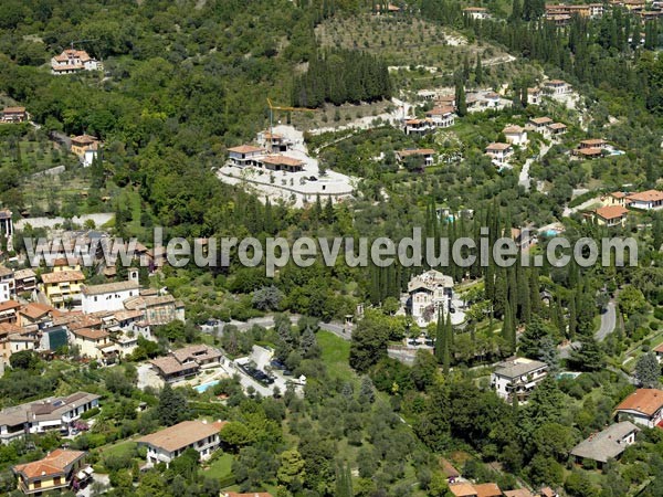 Photo aérienne de Gardone Riviera