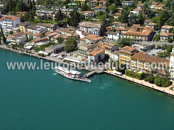 Photo aérienne de Gardone Riviera