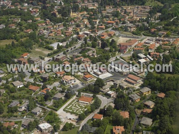 Photo aérienne de Longone al Segrino