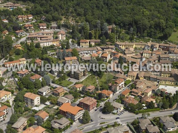 Photo aérienne de Longone al Segrino