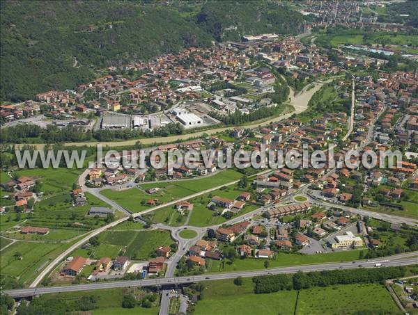 Photo aérienne de Darfo Boario Terme