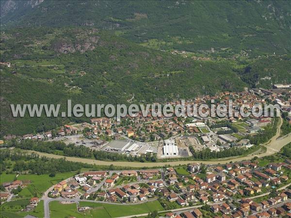 Photo aérienne de Darfo Boario Terme