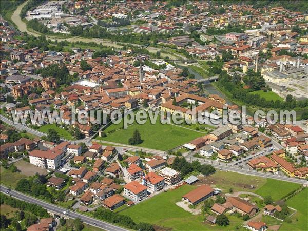 Photo aérienne de Darfo Boario Terme