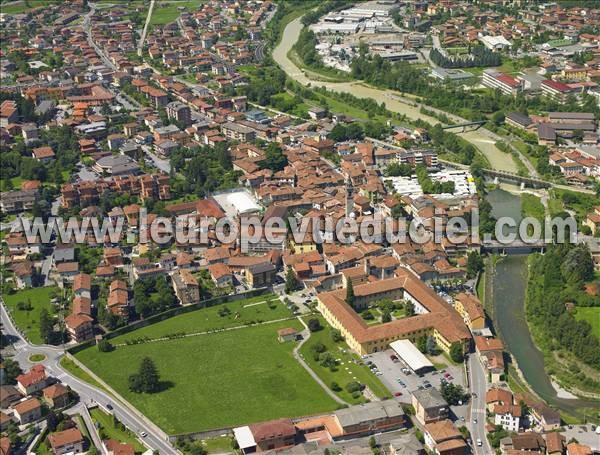 Photo aérienne de Darfo Boario Terme