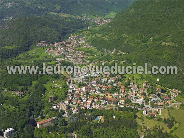 Photo aérienne de Darfo Boario Terme