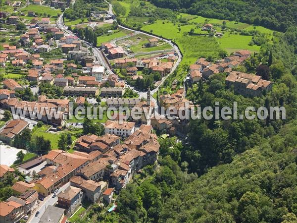 Photo aérienne de Darfo Boario Terme