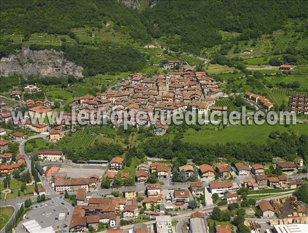 Photo aérienne de Darfo Boario Terme