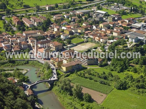 Photo aérienne de Darfo Boario Terme