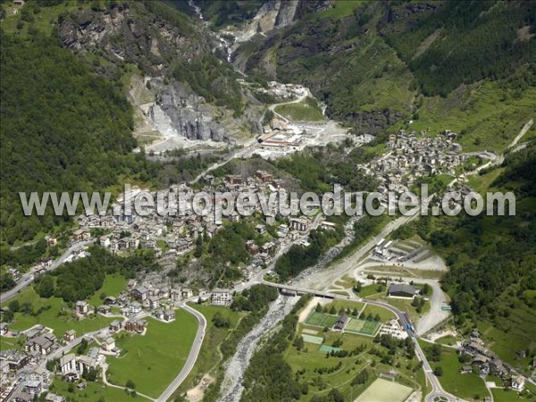 Photo aérienne de Chiesa in Valmalenco