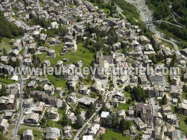 Photo aérienne de Chiesa in Valmalenco