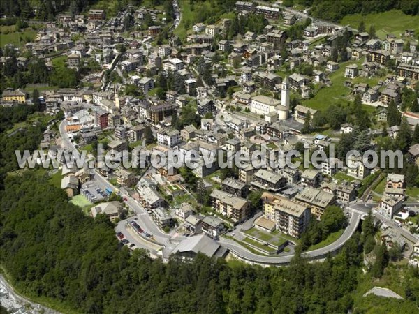 Photo aérienne de Chiesa in Valmalenco